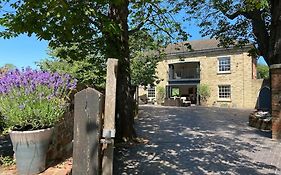 Coach House Near The Beach